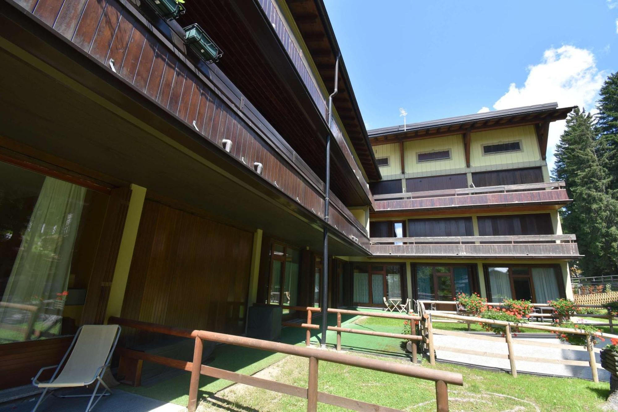 Residenza Silvana Madonna di Campiglio Luaran gambar